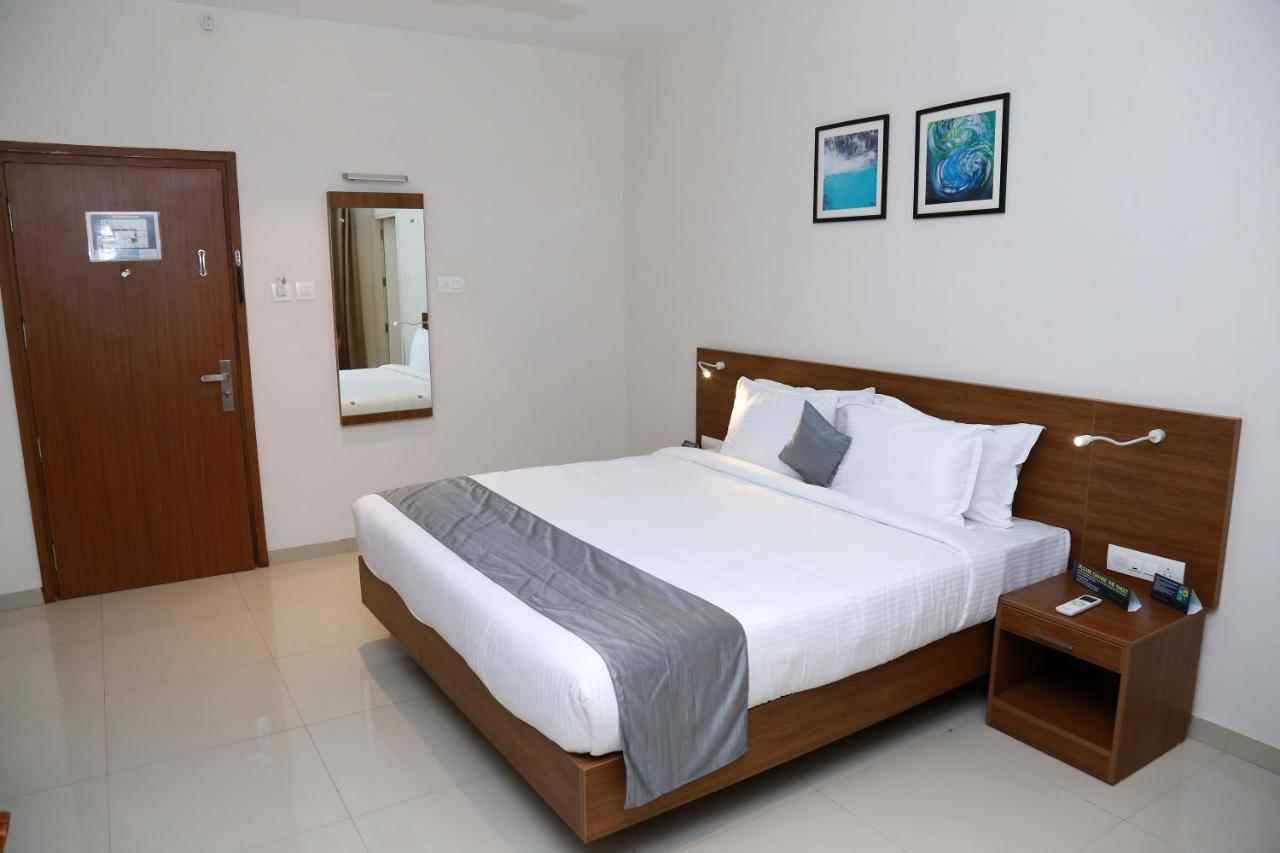 Hotel Picnic Manjeri Zewnętrze zdjęcie